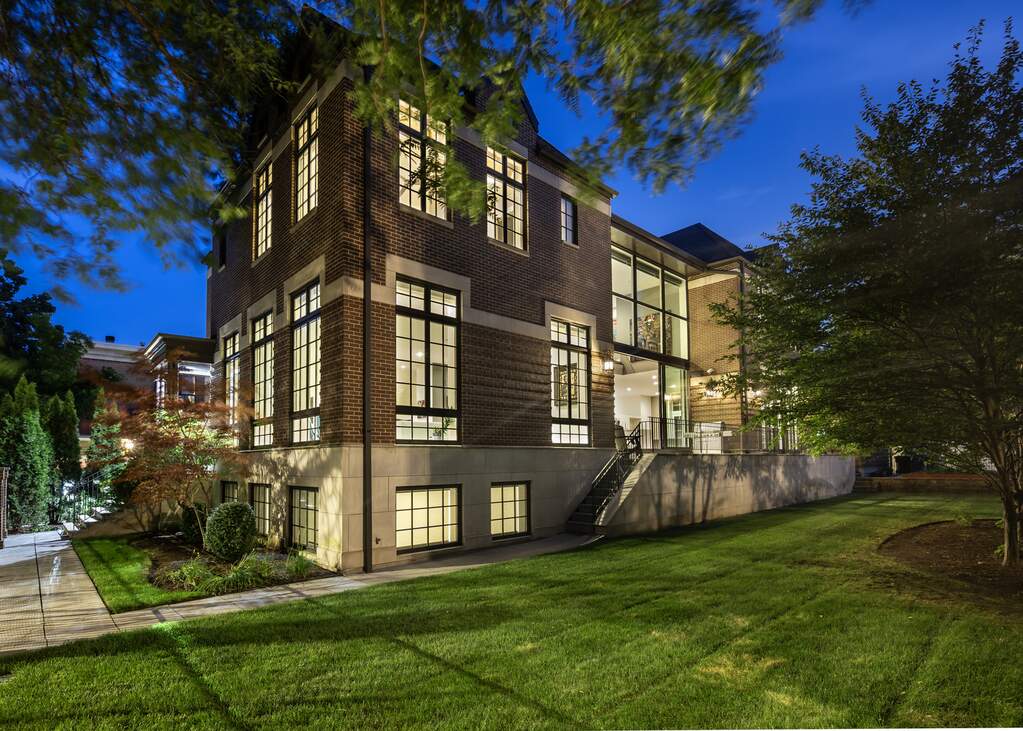 1515 W. Wolfram St, Lakeview